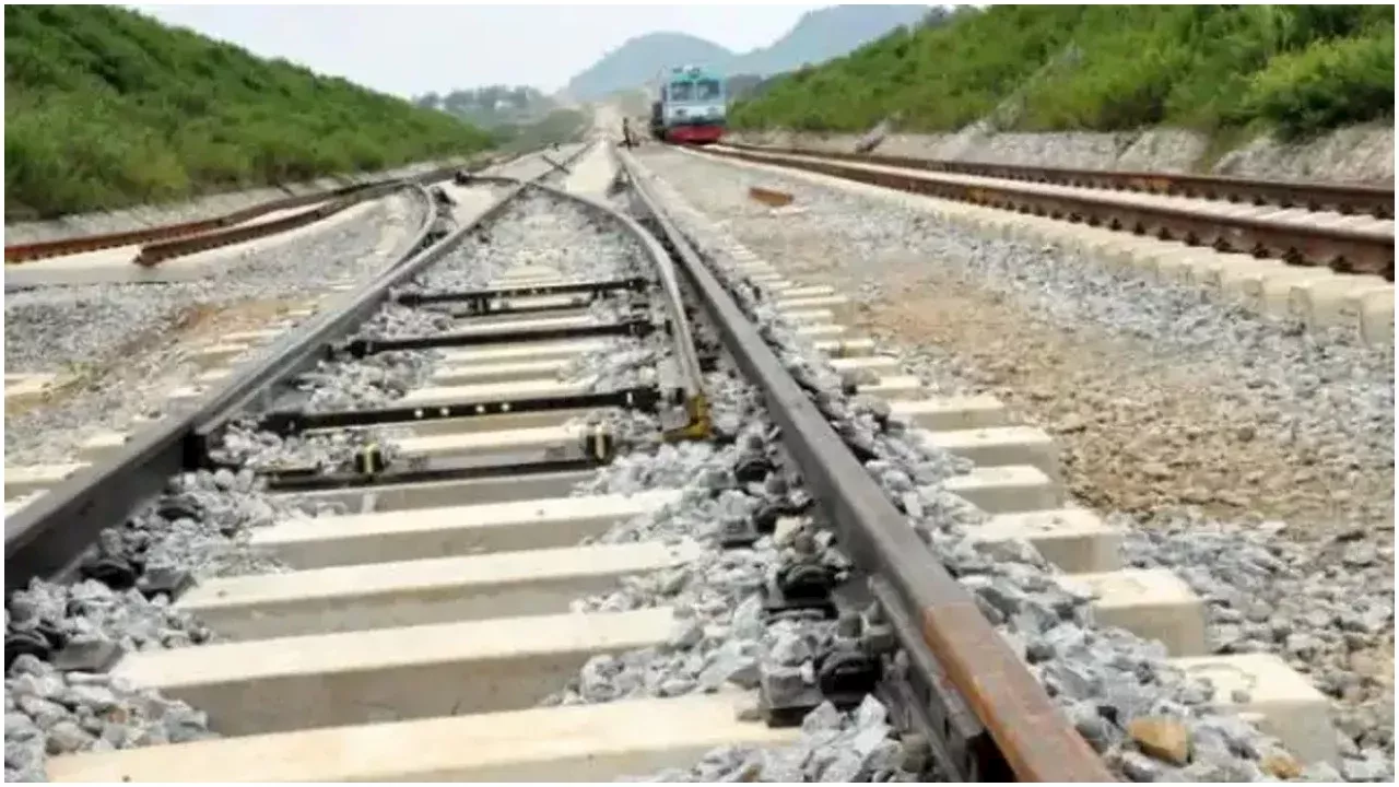 Criminals vandalizing, destroying Nigerian Railway