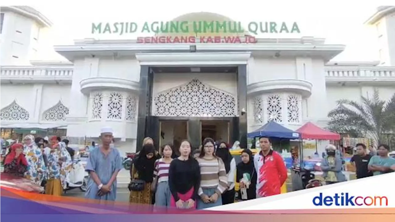 Remaja Party Depan Masjid Agung Sengkang Minta Maaf: Hanya Spontan Joget