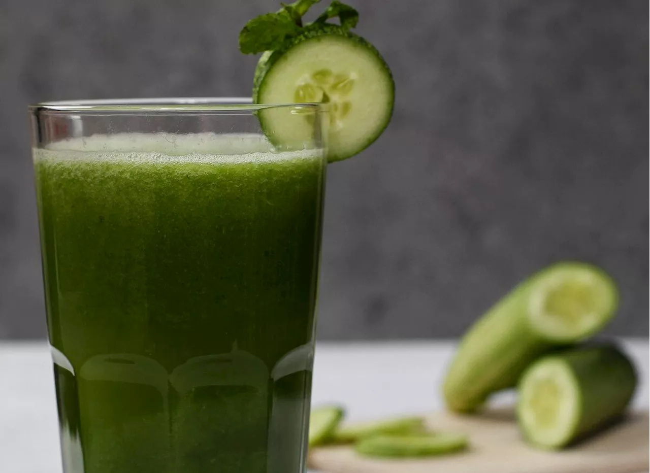 Estos son los beneficios del jugo de pepino y piña para la salud