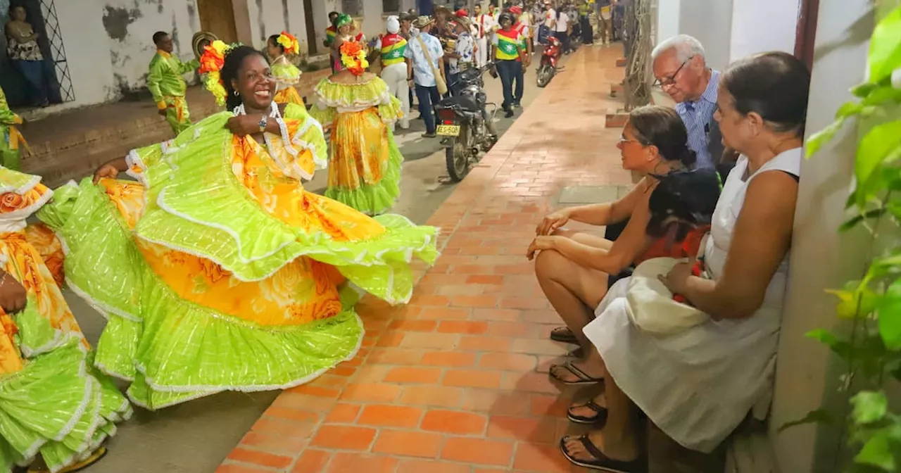 48 docentes de Cartagena bailaron en el Encuentro Folclórico de Mompox