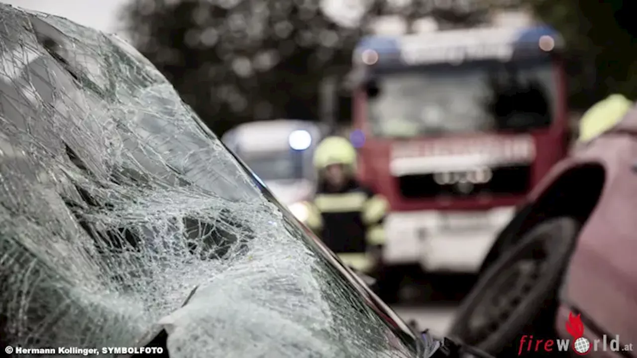 Bayern: Fiat 500 kommt auf A 96 ins Schlingern und landet am Dach → eine Leichtverletzte (25)