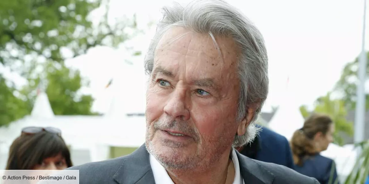 Obsèques d'Alain Delon : cette célèbre actrice absente “en raison d’un trop grand chagrin”