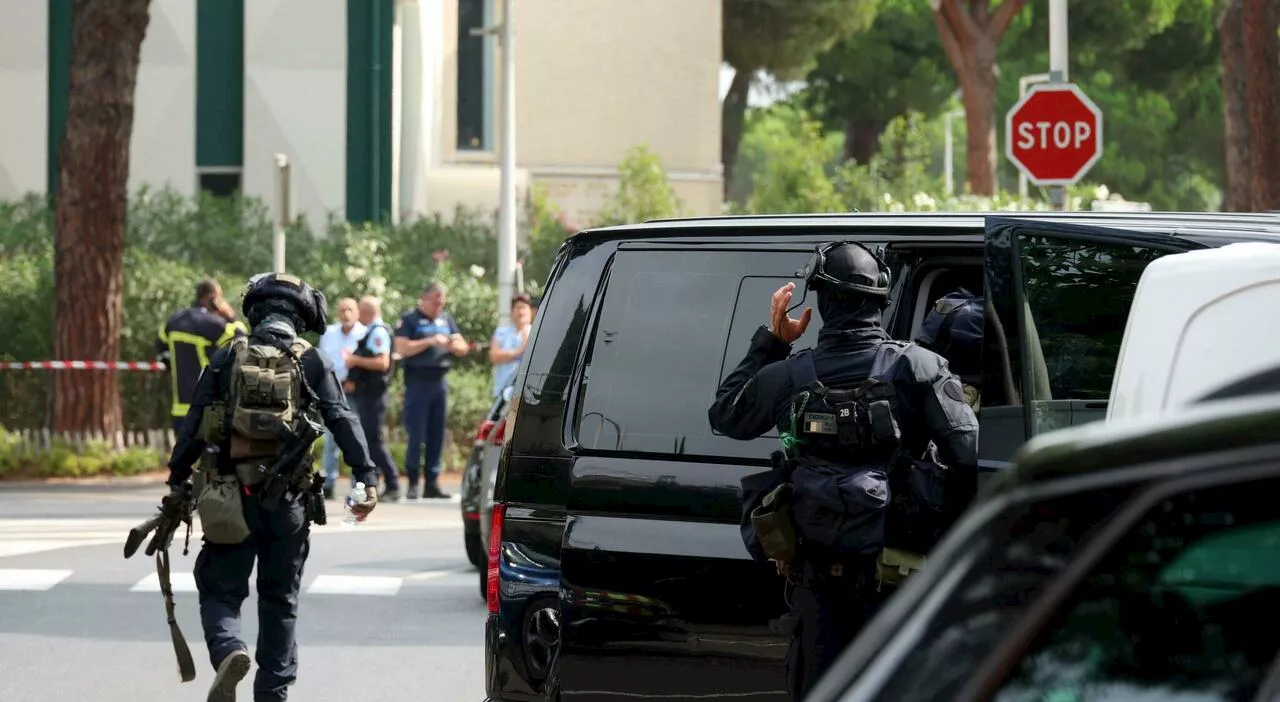 Francia, esplosione sinagoga: sospetto con bandiera Palestina