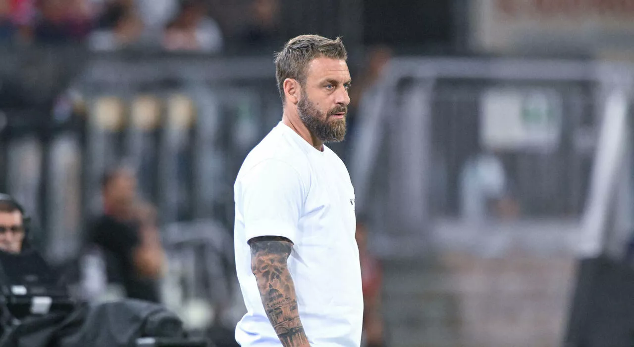 Roma, De Rossi: «Serve cedere per comprare. Dybala ha scelto di rimanere per l'amore dei tifosi»