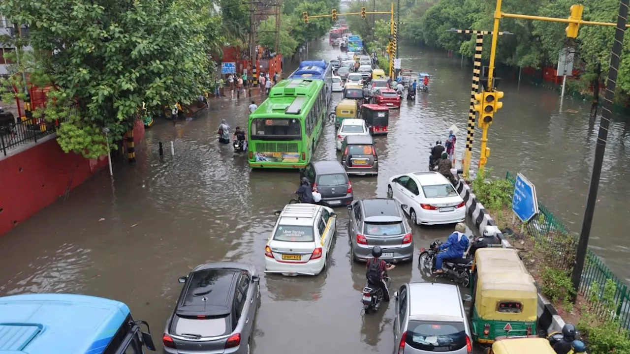 Delhi Weather: दिल्ली में रुक-रुककर बारिश होने से बढ़ी उमस, दो दिनों के लिए येलो अलर्ट; पढ़ें IMD की ताजा अपडेट