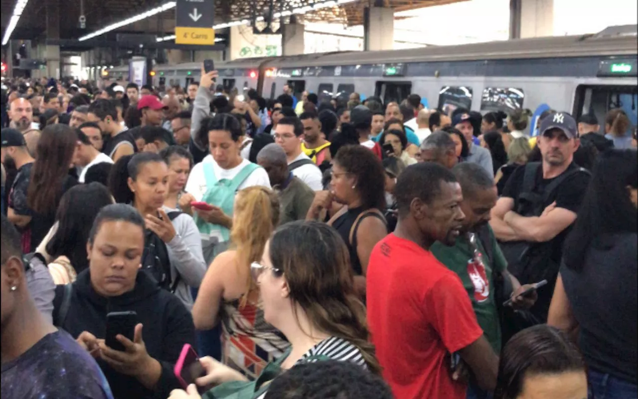 Falha no Metrô Rio fecha cinco estações da Linha 2; SuperVia também amanhece com transtornos