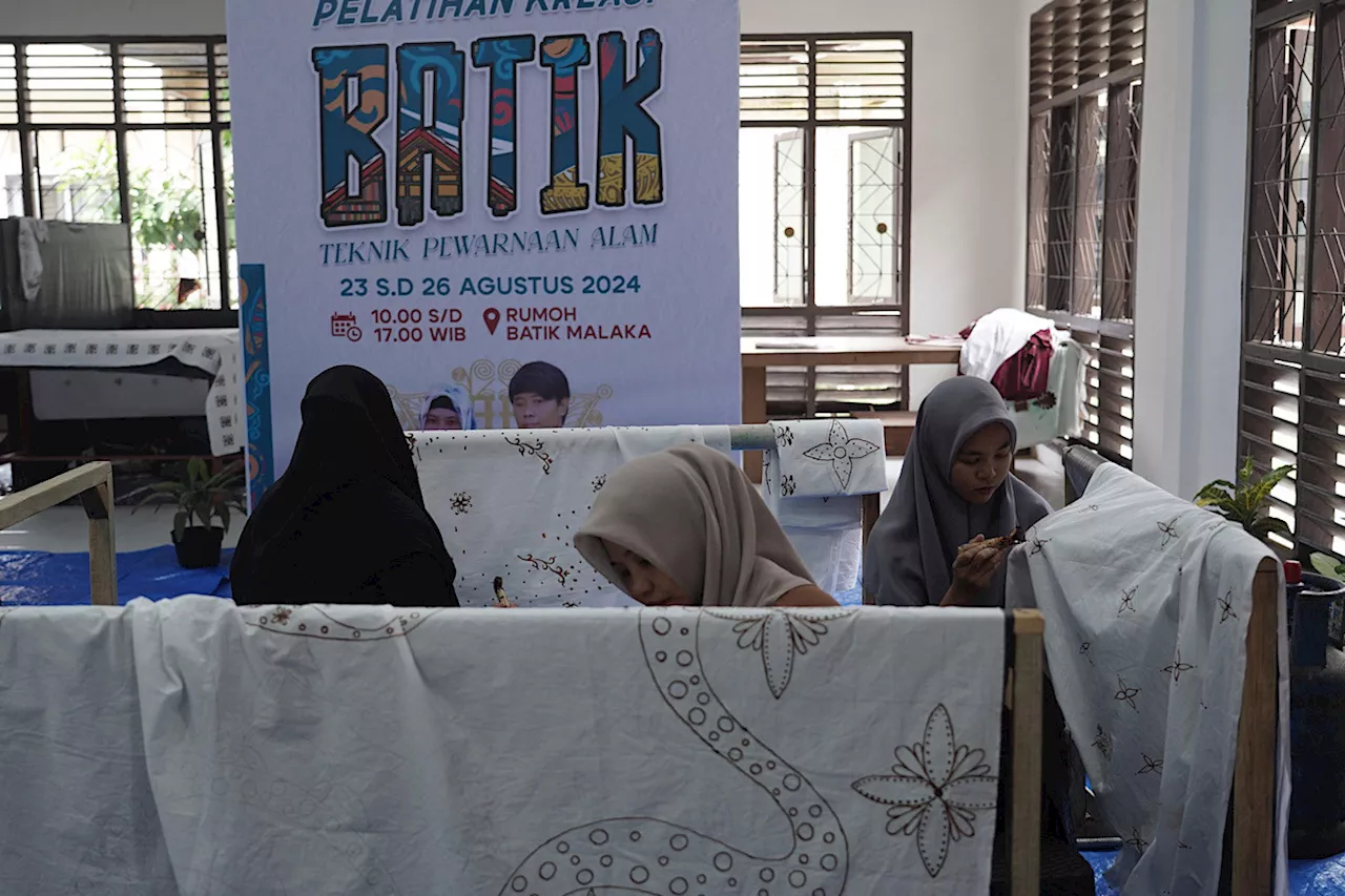 Pelatihan Kreasi AMANAH Lahirkan Berbagai Motif Batik Baru Khas Aceh