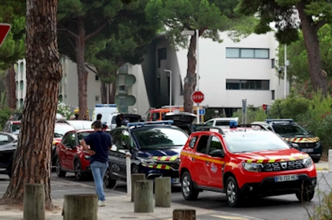 Explosion outside synagogue in southern France injures police officer, say officials