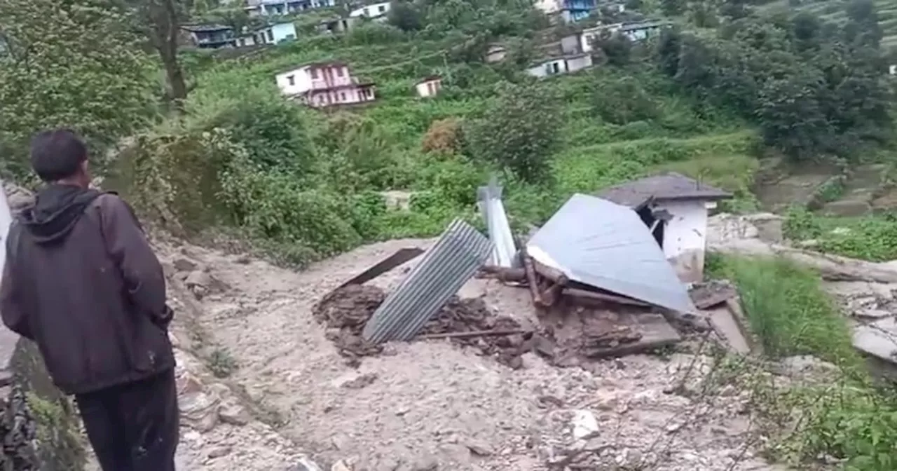 उत्तराखंड: जोशीमठ में भारी बारिश के बाद पगनो गांव में भूस्खलन, लोग परेशान, घर छोड़ने को हुए मजबूर