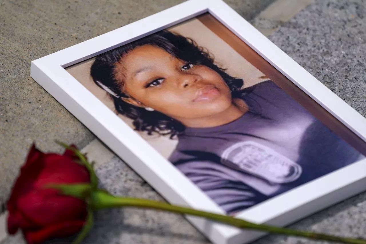 Kentucky judge dismisses core charges against two former officers connected to Breonna Taylor's death