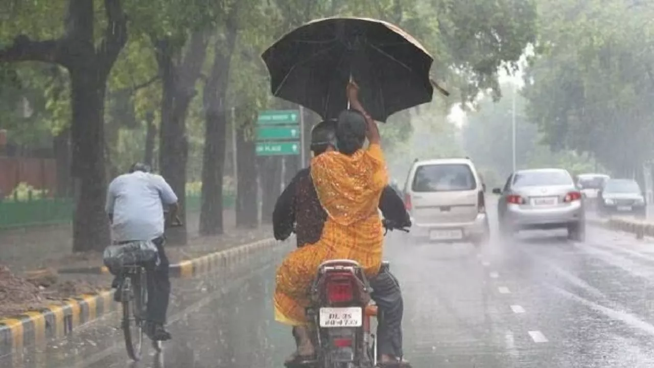 Weather Update: यूपी समेत इन राज्यों में भारी बारिश का अलर्ट, जानें कैसा रहेगा दिल्ली का मौसम