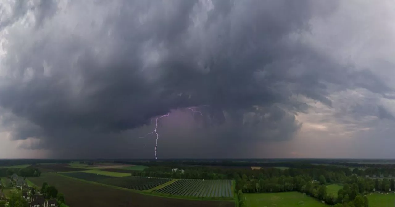 Kans op flinke onweersbuien met hagel: KNMI geeft code geel af