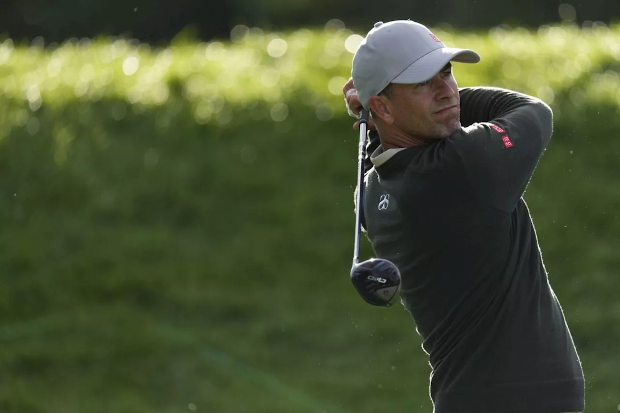 Adam Scott builds 3-shot lead in hopes of reaching FedEx Cup finale