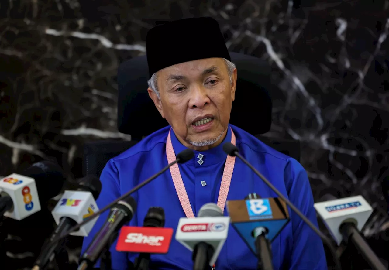 Zahid highlights the need for self-criticism in Umno