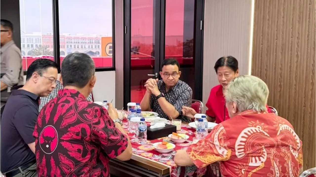 Sambangi Kantor DPD PDIP, Anies Sempatkan Salat dan Bahas Program Pro Rakyat Jakarta