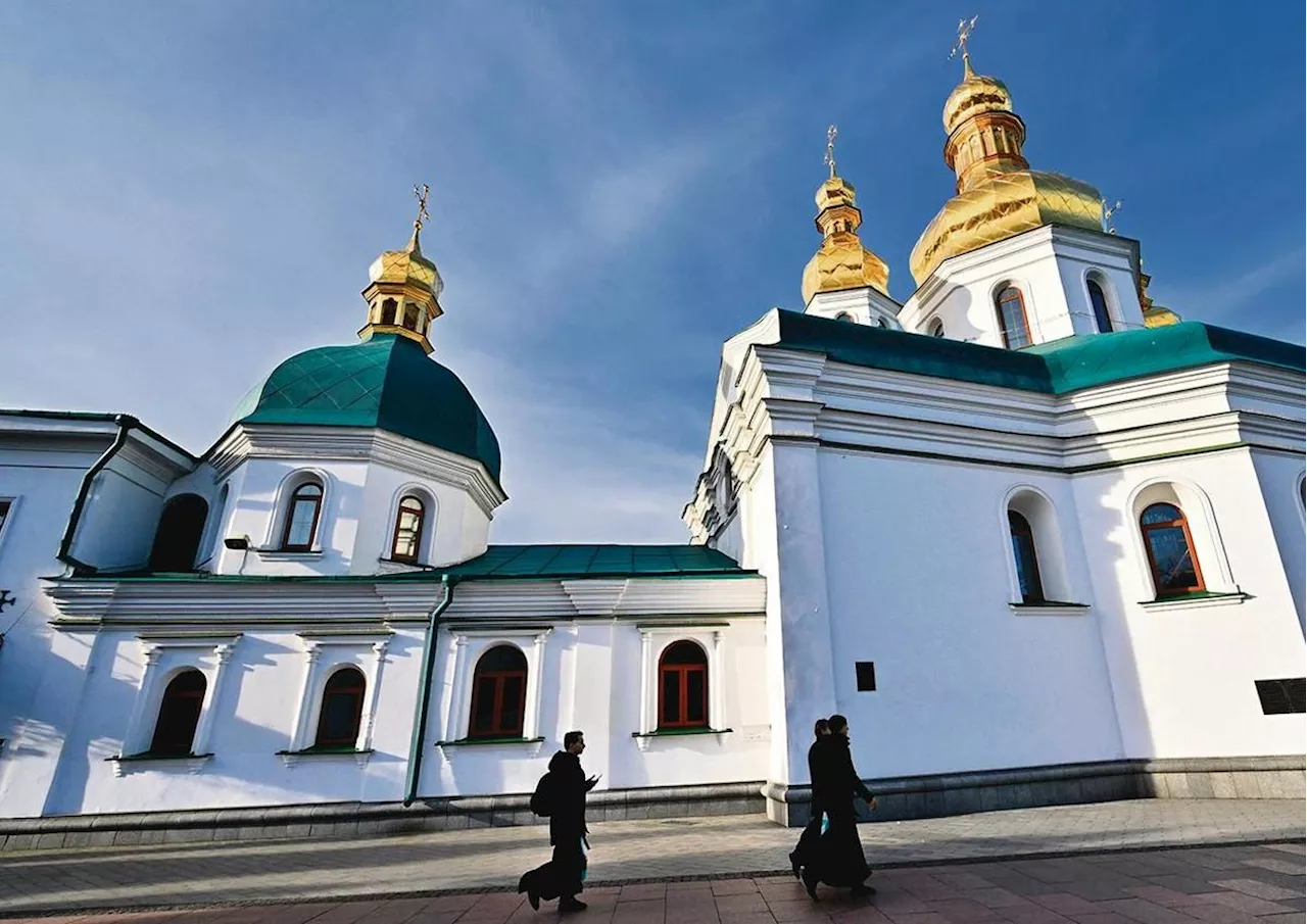 Guerre en Ukraine : Zelensky promulgue la loi interdisant l’Église orthodoxe liée à Moscou