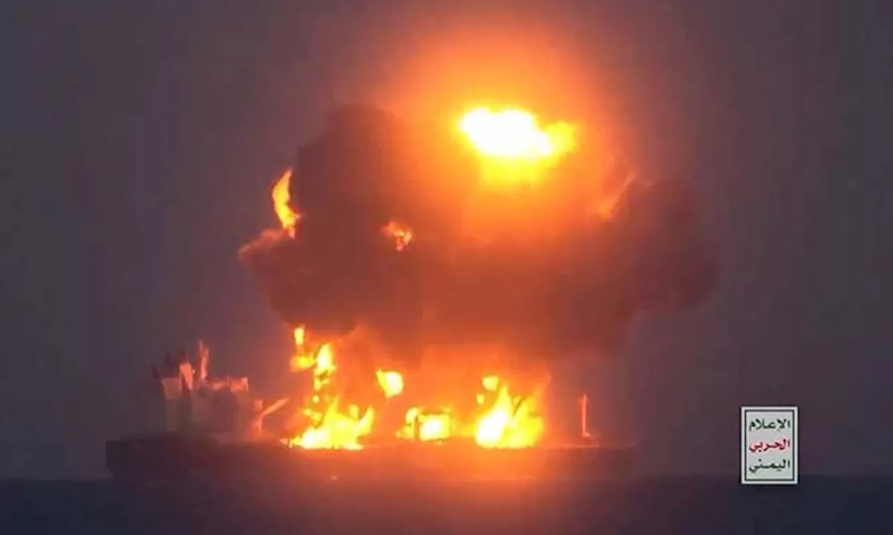 Fires break out on abandoned Greek-flagged oil tanker Sounion that Yemen rebels attacked in Red Sea