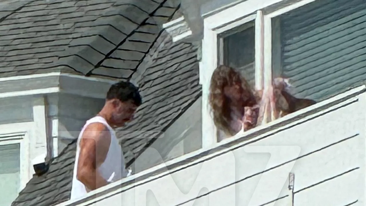 Taylor Swift and Travis Kelce Relaxing at Rhode Island Beach House