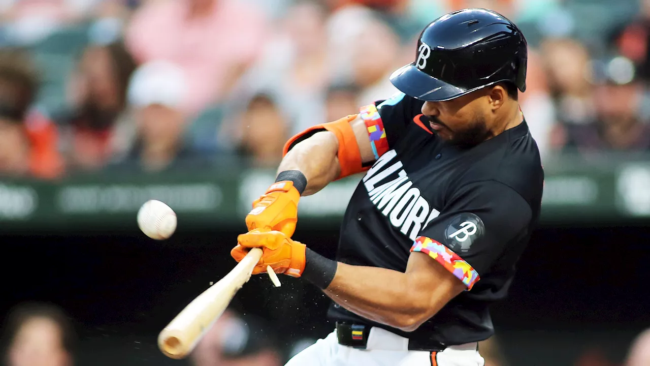 Santander slam rallies Orioles past Astros