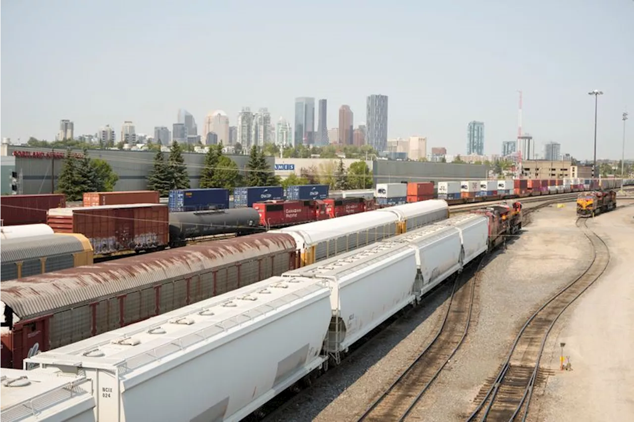 Canada labor board orders end to railway work stoppage