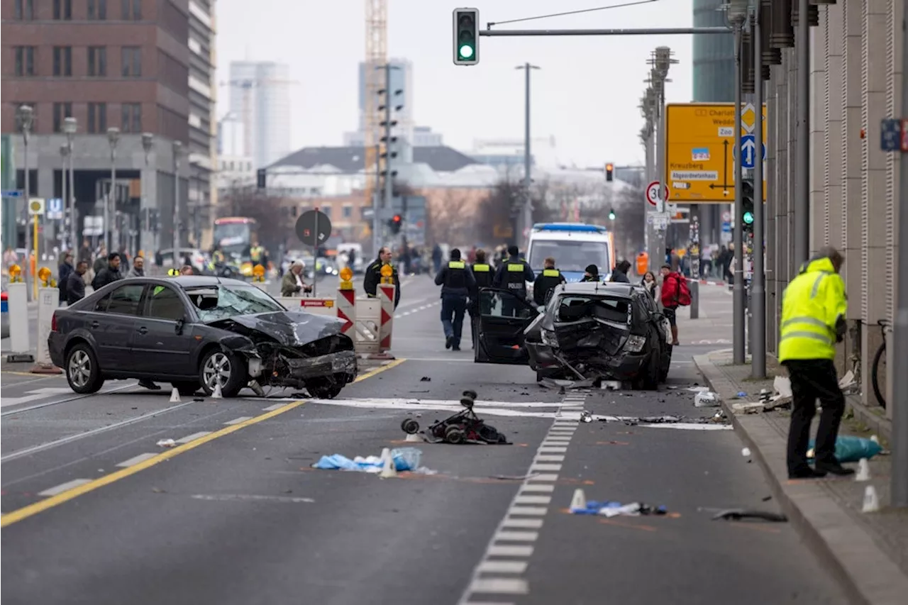 Berlin: Mutter und Kind auf Leipziger Straße totgefahren, nach fünf Monaten noch kein Unfallgutachten