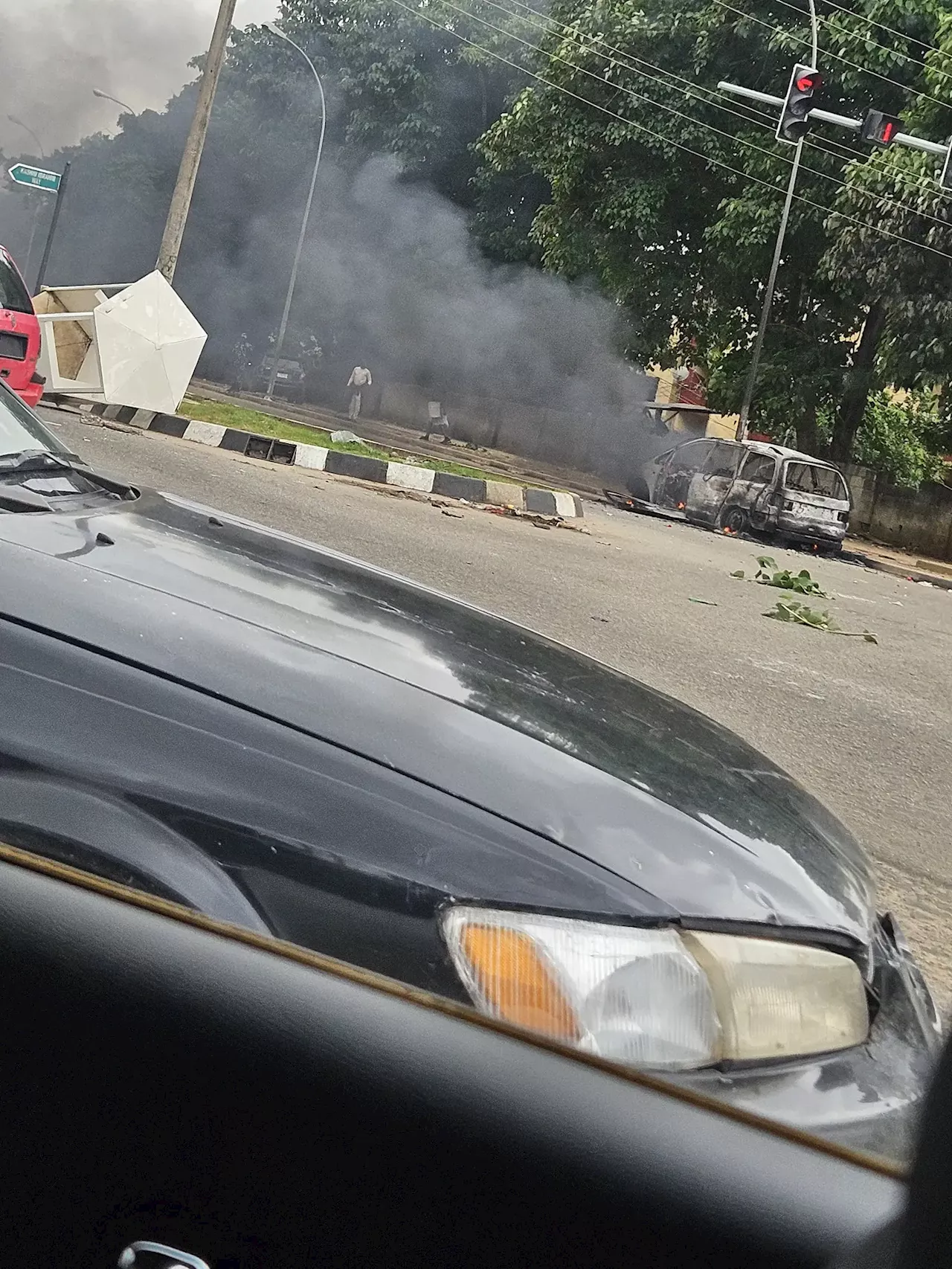 BREAKING: Police confirm 2 officers dead, 3 unconscious as Shiites launch attack in Abuja