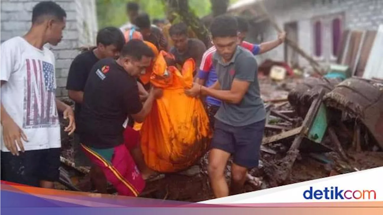 Banjir Bandang-Longsor Terjang Rumah Warga di Ternate, 11 Orang Tewas