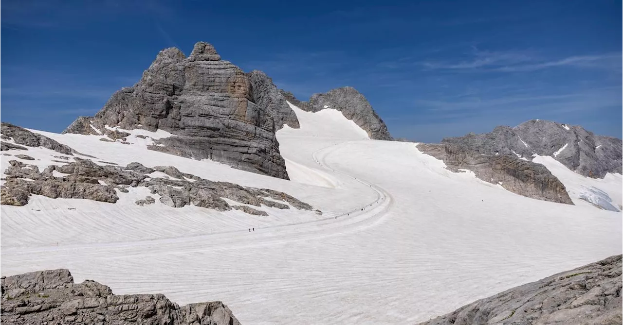 Frau stürzte am Dachstein in metertiefe Gletscherspalte