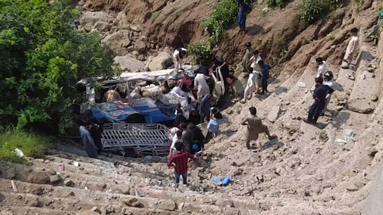 Bus plunges into ditch in Kahuta leaving 25 passengers dead