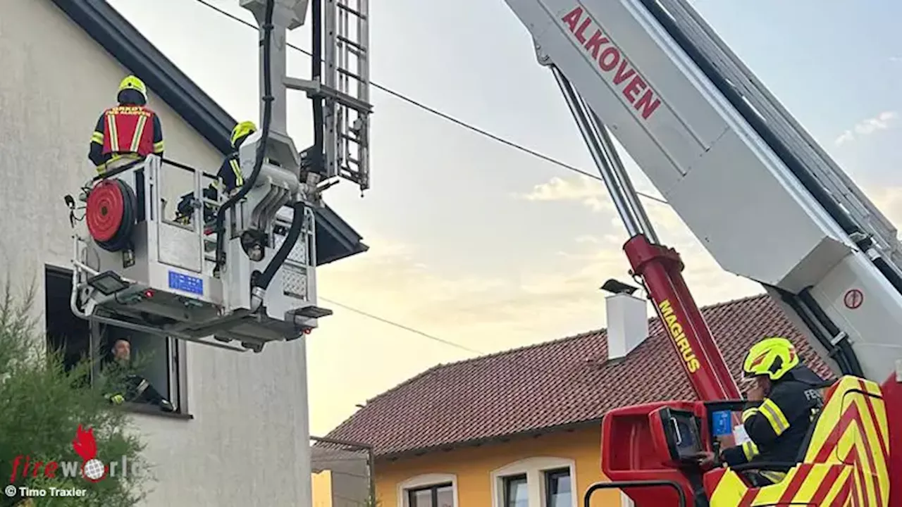 Oö: Assistenz-Einsatz mit Teleskopmastbühne nach medizinischem Notfall in Alkoven