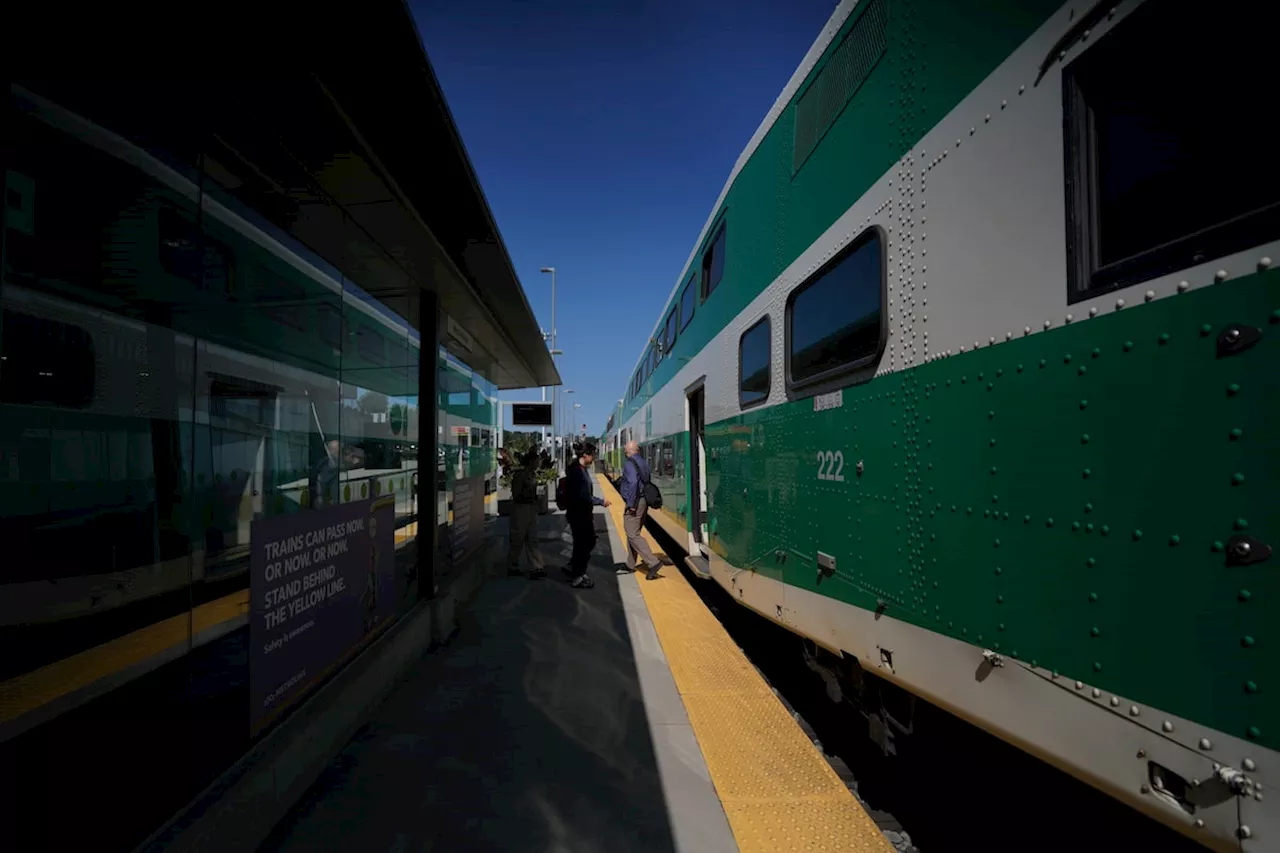 GO Transit operations affected by railway dispute to resume service Monday, Metrolinx says