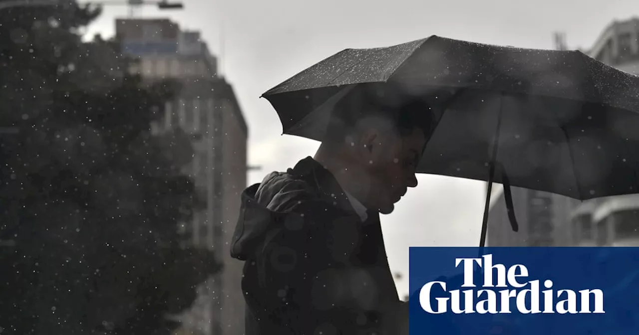 Warnings issued as wild thunderstorms expected to sweep over South Australia, Victoria and NSW