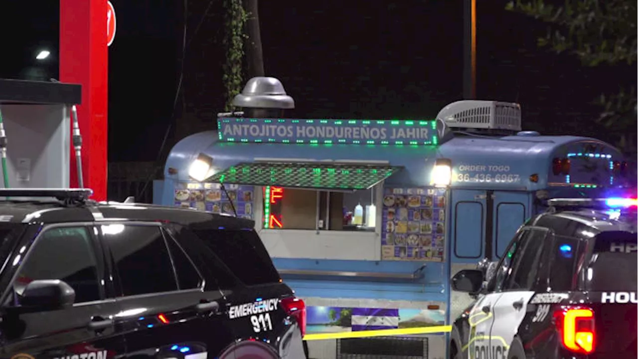 Man shot to death over $20 at SW Houston food truck, gunman still at large