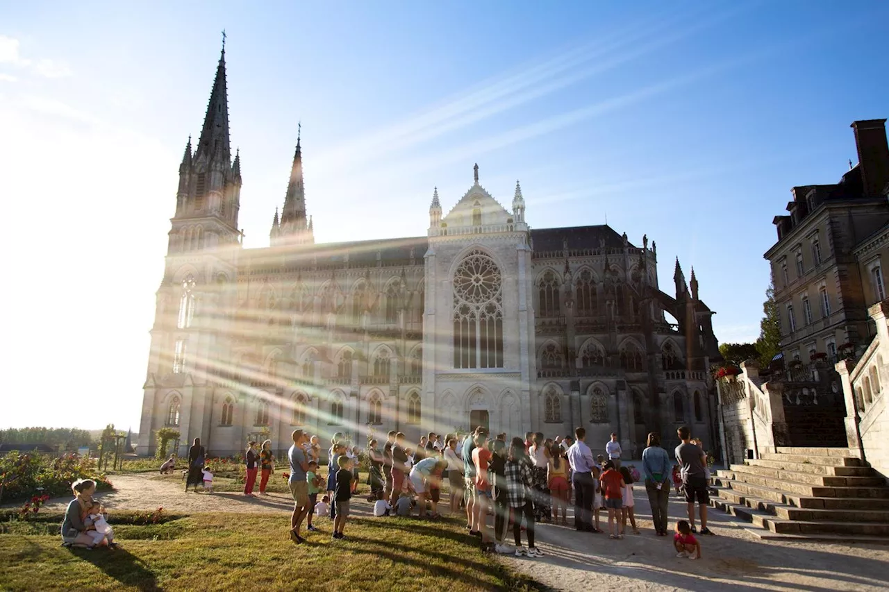 Le succès du sanctuaire Notre-Dame de Montligeon, consacré au deuil