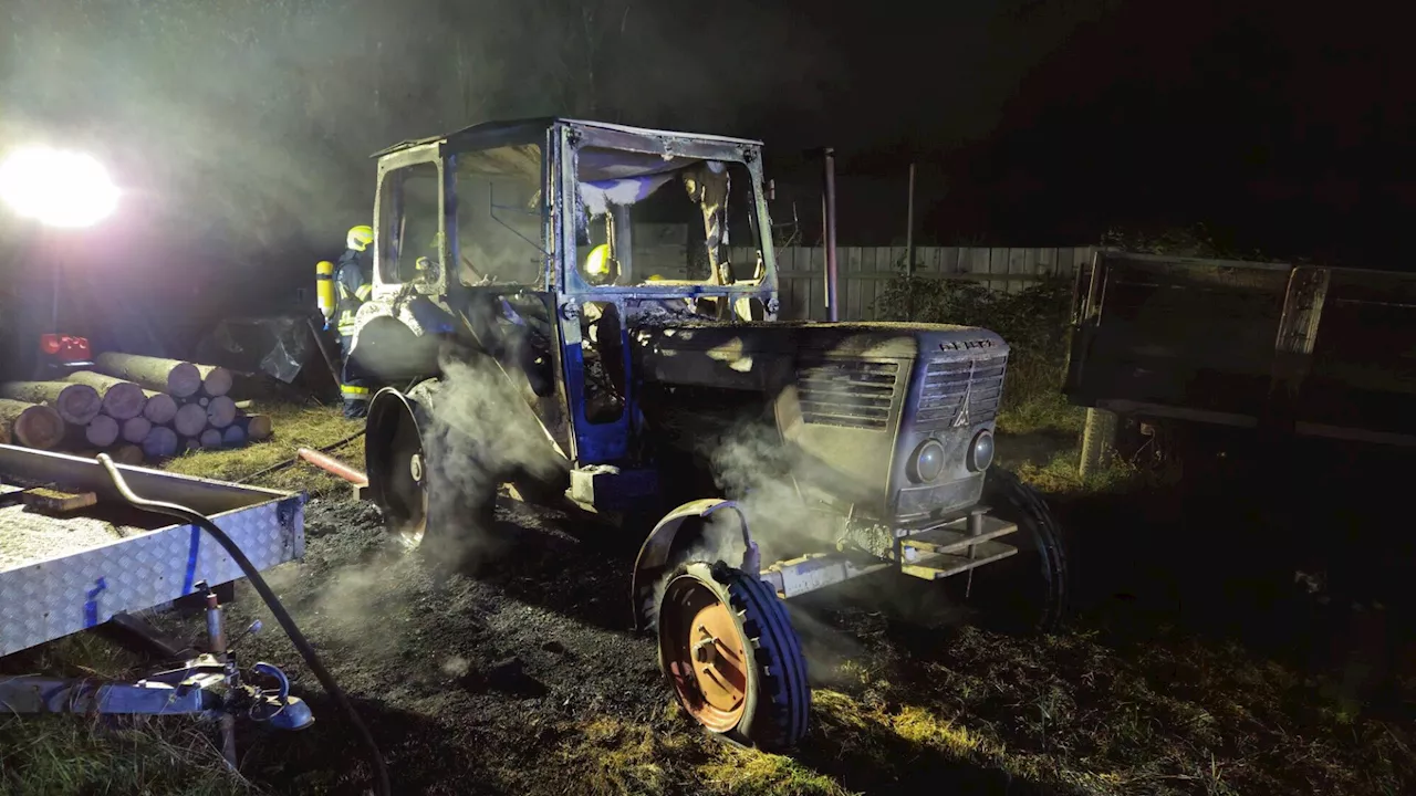 Nächtlicher Einsatz in Dietmanns: Traktor fing Feuer