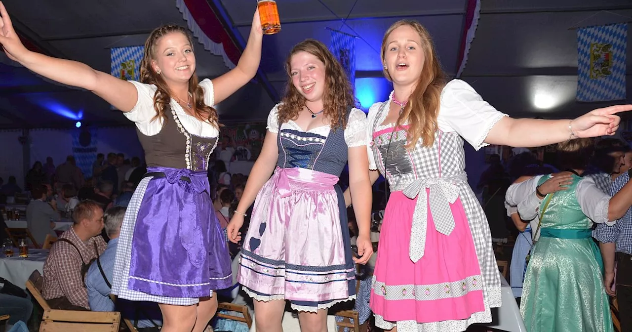 Dirndl, Lederhose, Blasmusik: Höxteraner Ortsteil bereitet große Wiesn-Gaudi vor