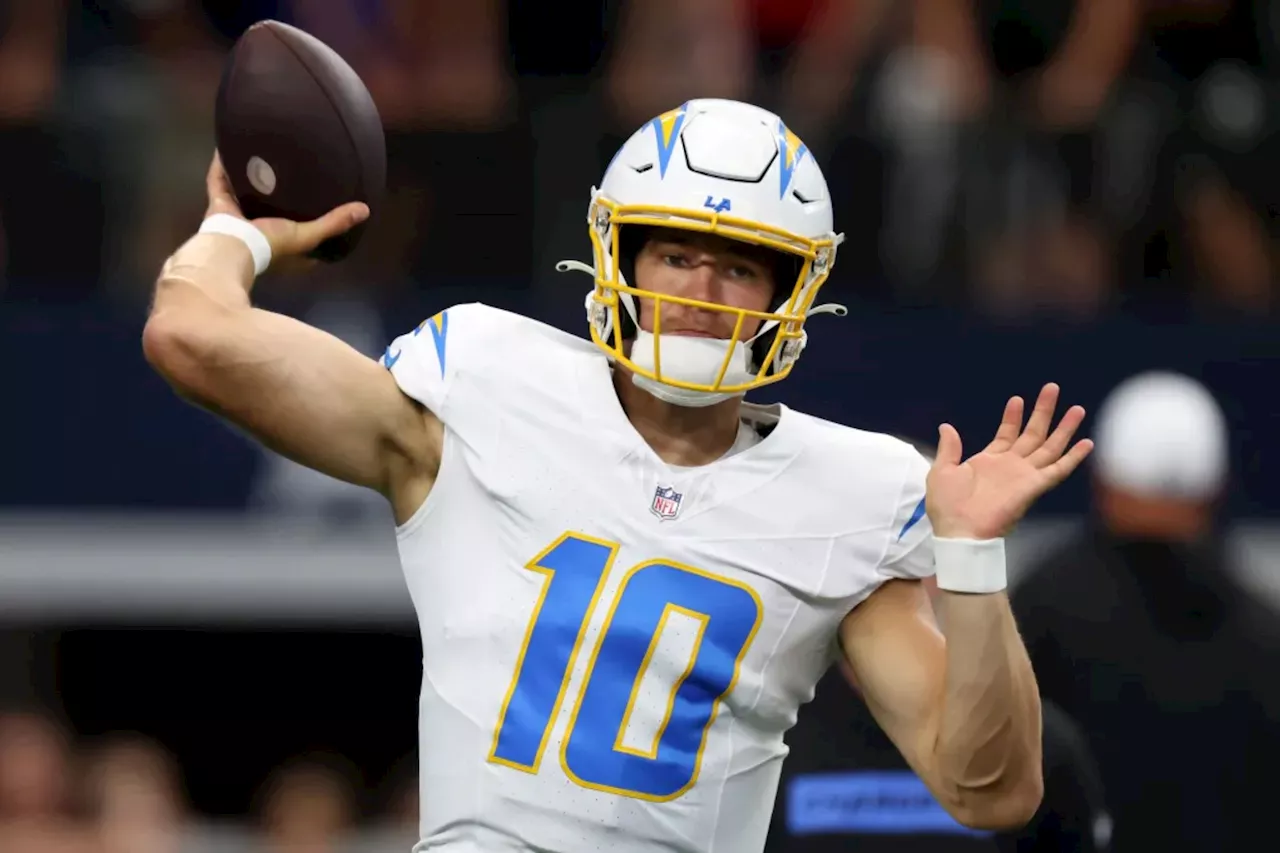 Justin Herbert among '11 or 12' Chargers stuck on elevator for two hours