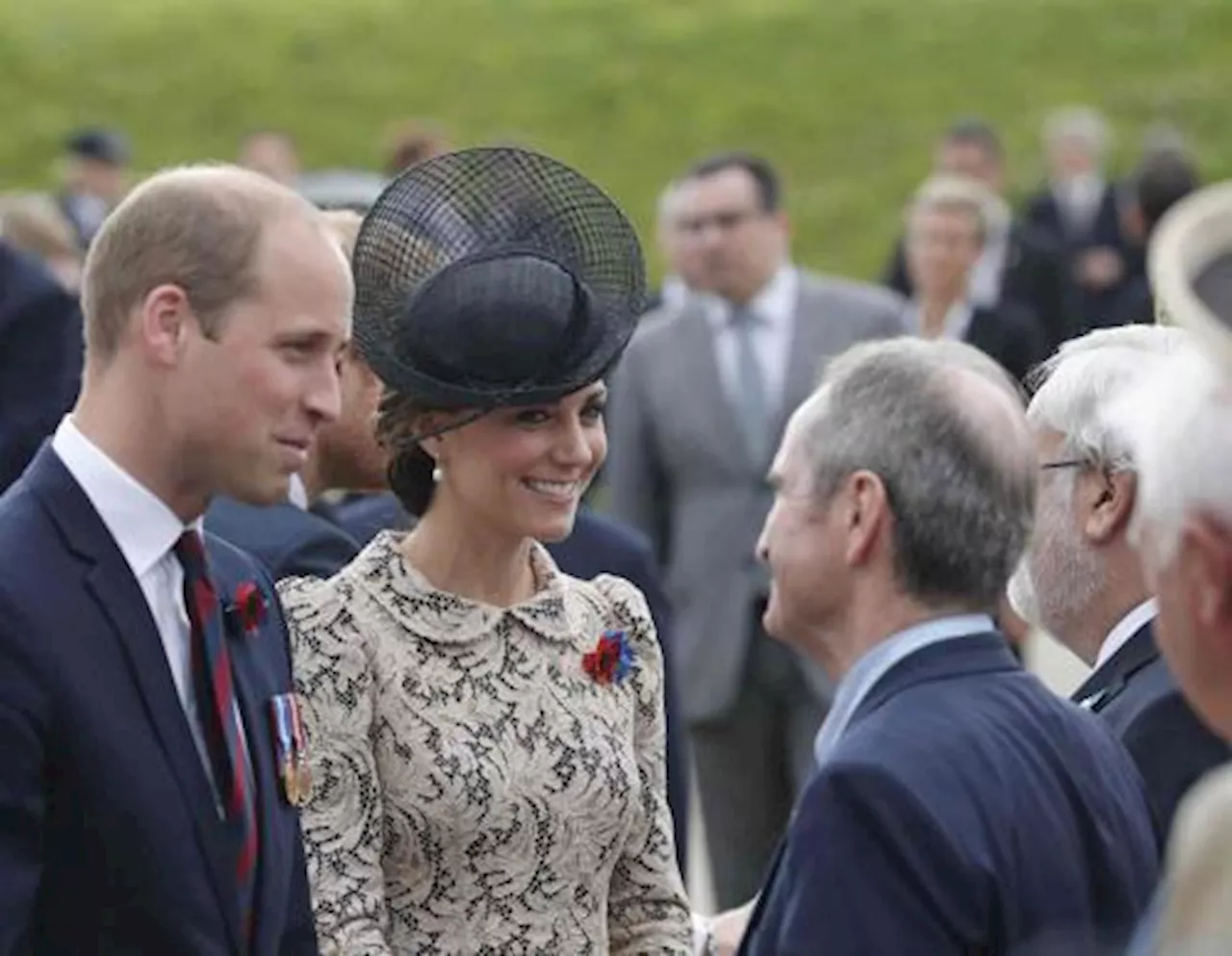 Kate torna in pubblico, con William per la messa a Balmoral