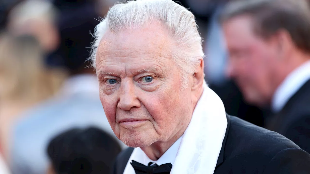 Jon Voight, padre di Angelina Jolie, chiede a Brad Pitt di riconciliarsi con sua figlia