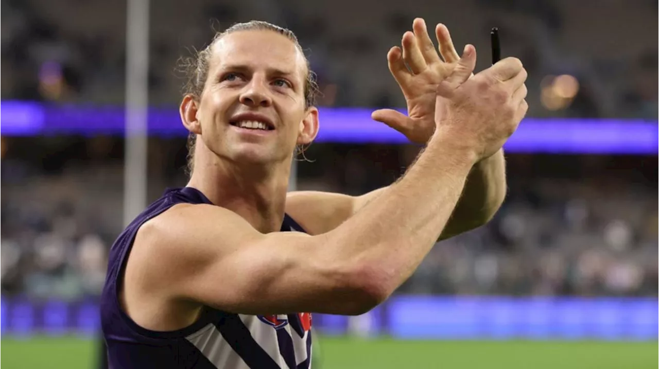 Fremantle back Nat Fyfe and Michael Walters to play on in 2025