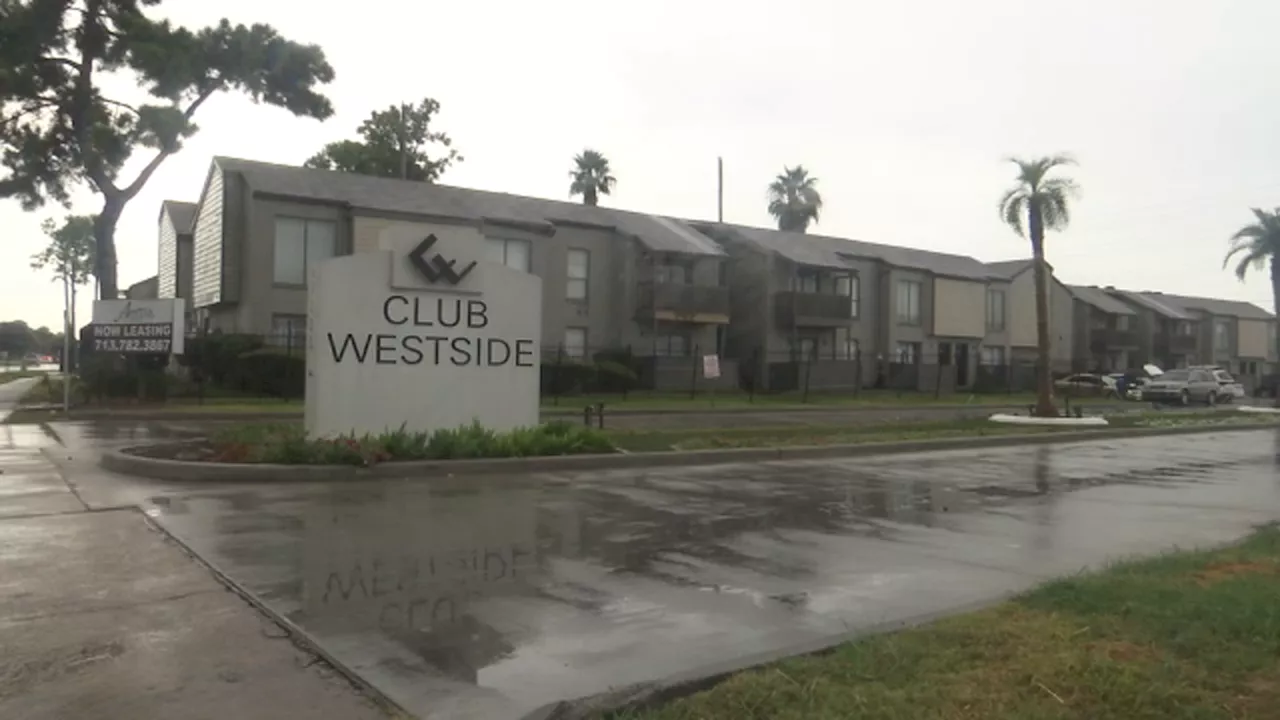 HPD investigating after 7-year-old girl drowns in pool at west Houston private fitness club