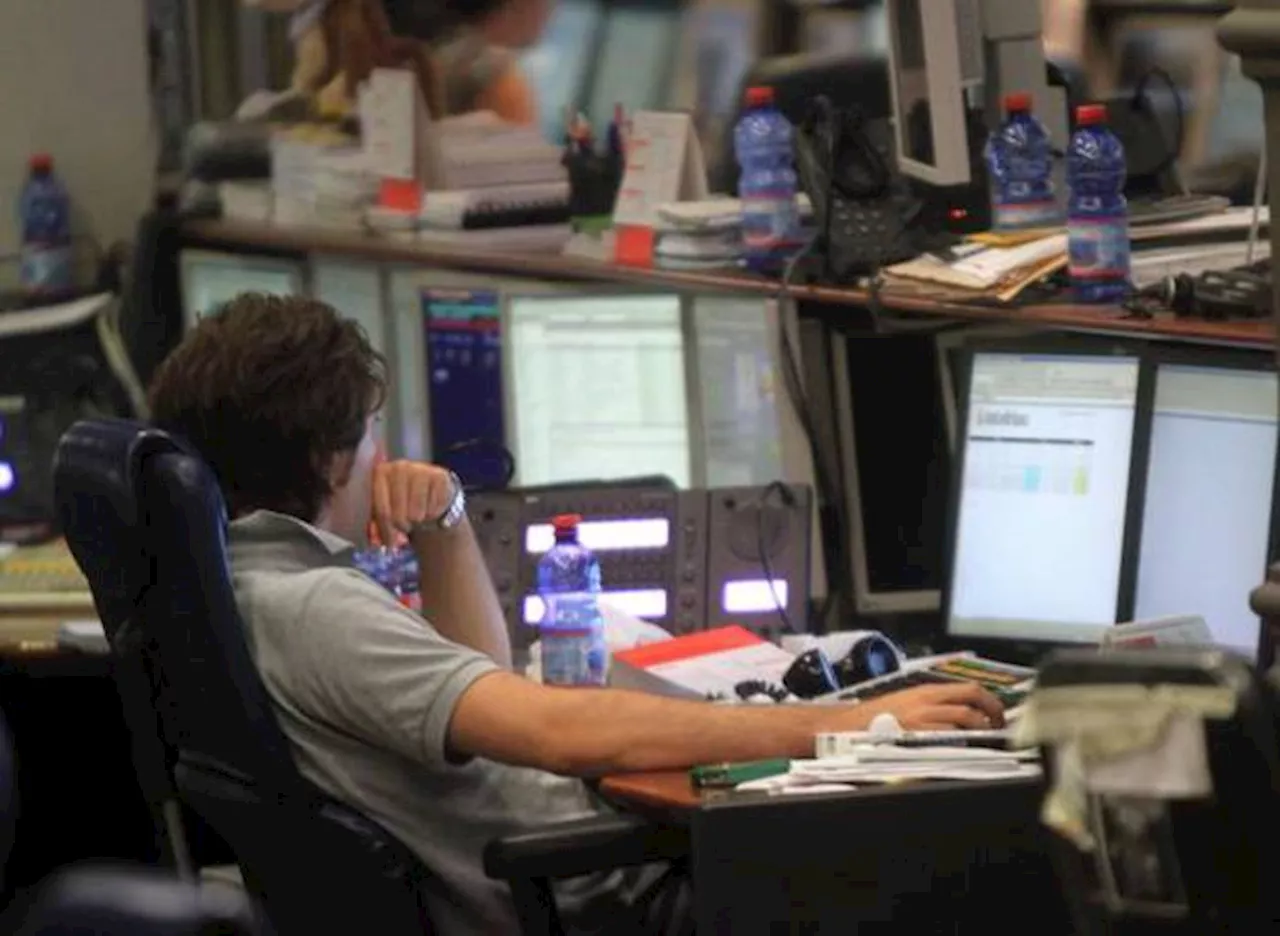 Borsa: Milano si mette in pausa, Tim ed Eni sugli scudi