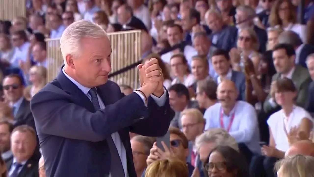 'Pour tout cela, merci': Bruno Le Maire ovationné à la Ref du Medef