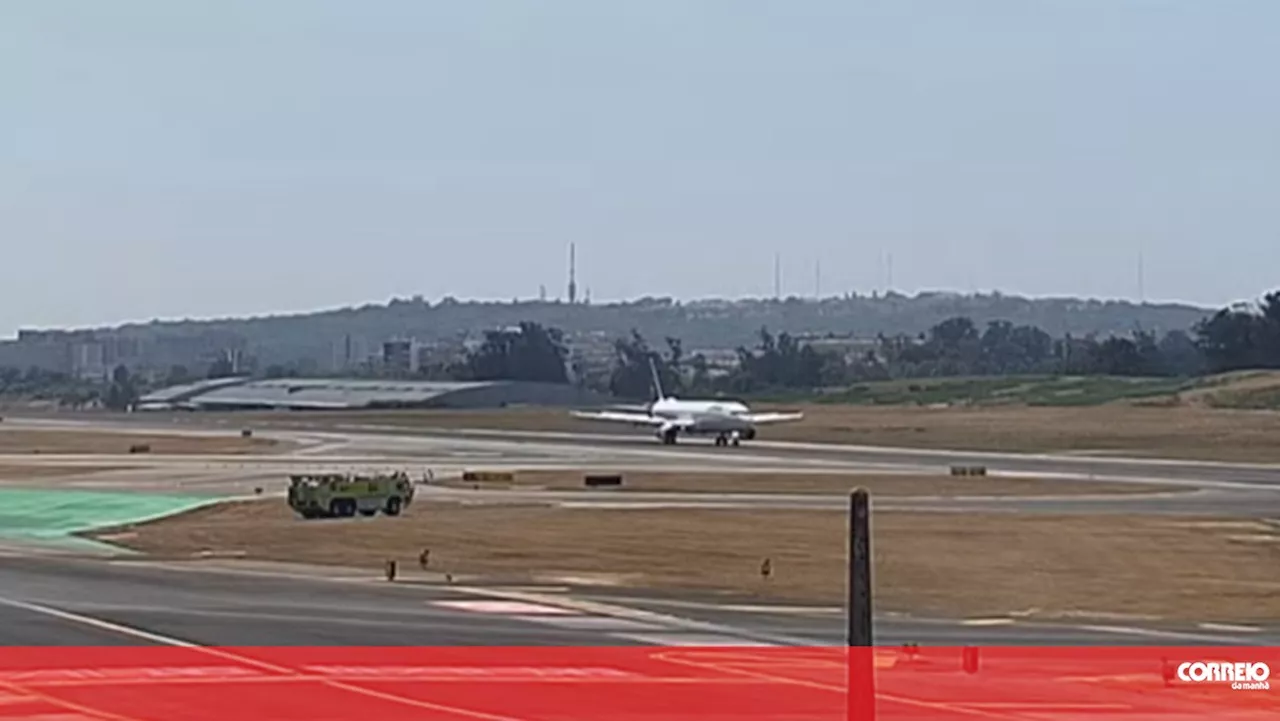 Avião aterra de emergência no aeroporto de Lisboa