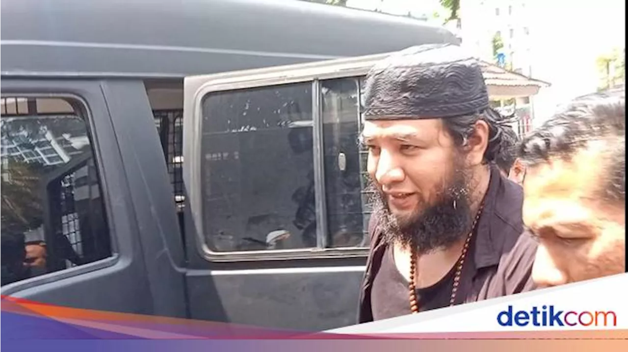 Ammar Zoni Tahan Air Mata Divonis 3 Tahun Penjara dan Denda Rp 1 M