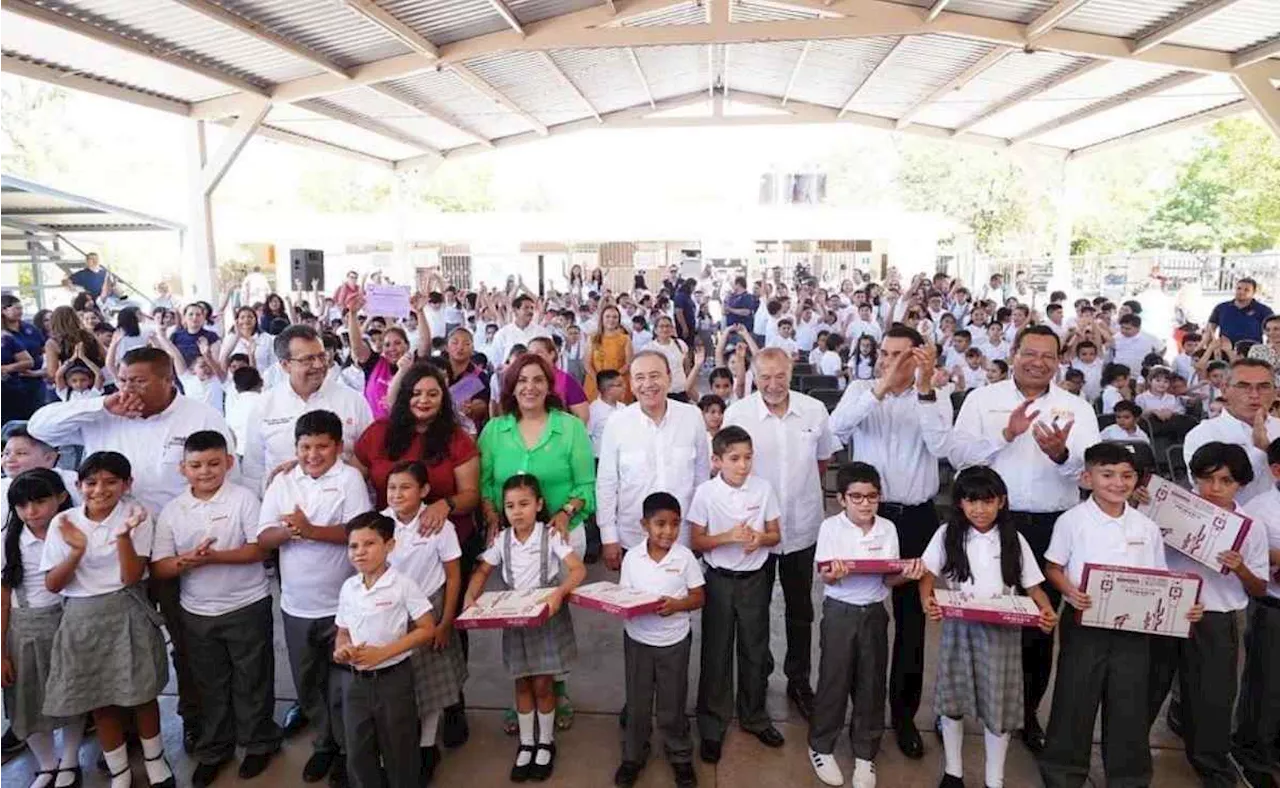 Regreso a clases en Sonora; 440 mil estudiantes reciben uniformes gratuitos y útiles escolares