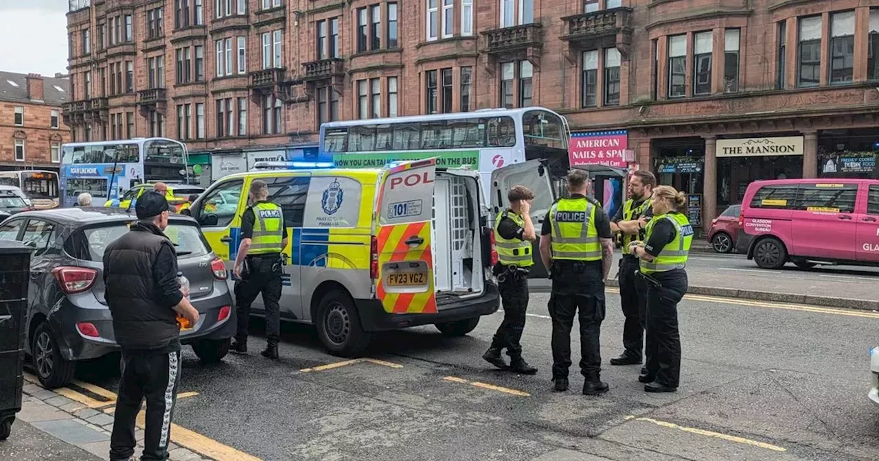 Police rush to busy Glasgow road following 'disturbance' on First Bus service