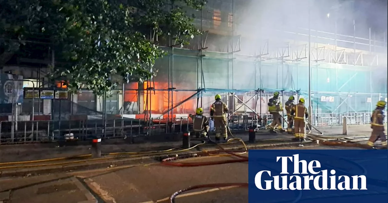 London fire: hundreds of firefighters attend Dagenham blaze at block of flats