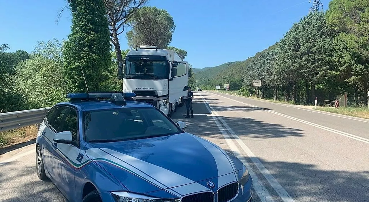 Terni, auto non revisionate e senza assicurazione: pioggia di multe della polizia stradale