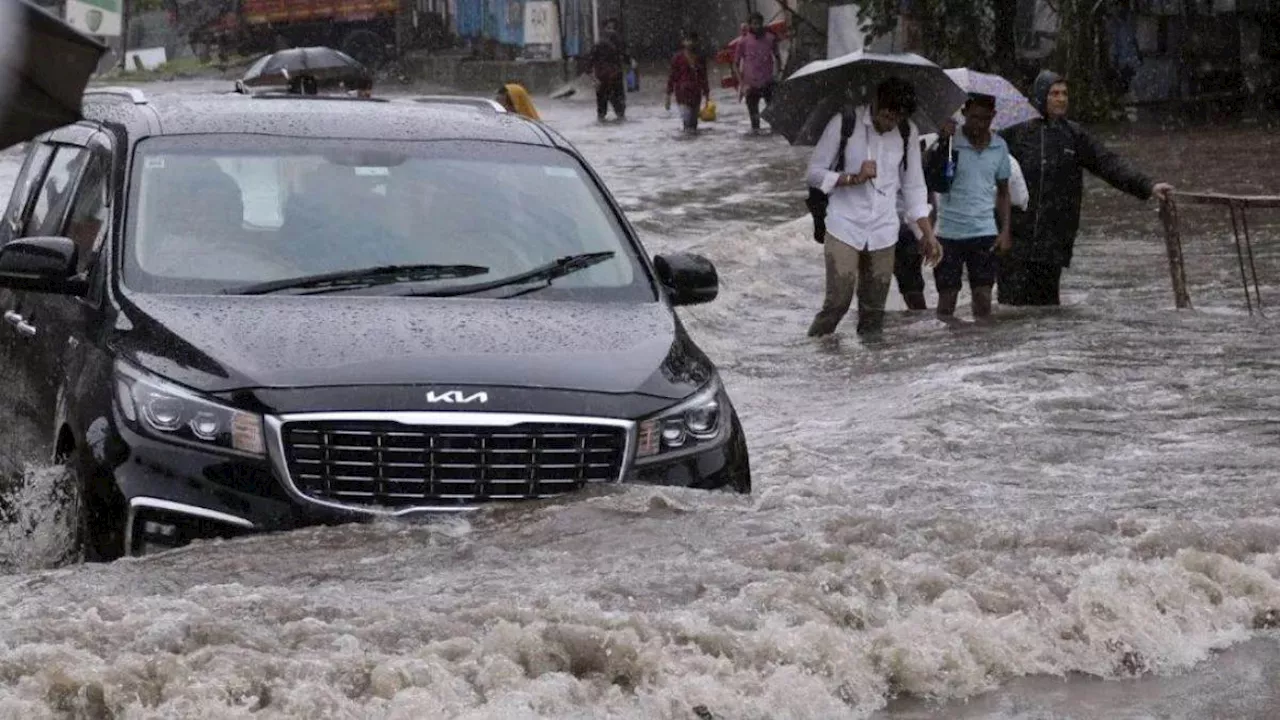 गुजरात के कई जिलों में बारिश से तबाही, मोरबी में सात लोग बहे; अमित शाह ने सीएम से की बात